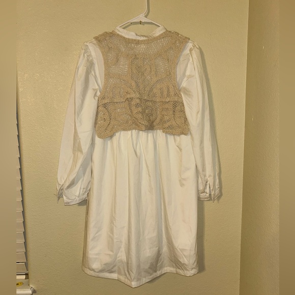 NWT- Marlow White Long Sleeve dress with removable Crochet Vest - Picture 6 of 9